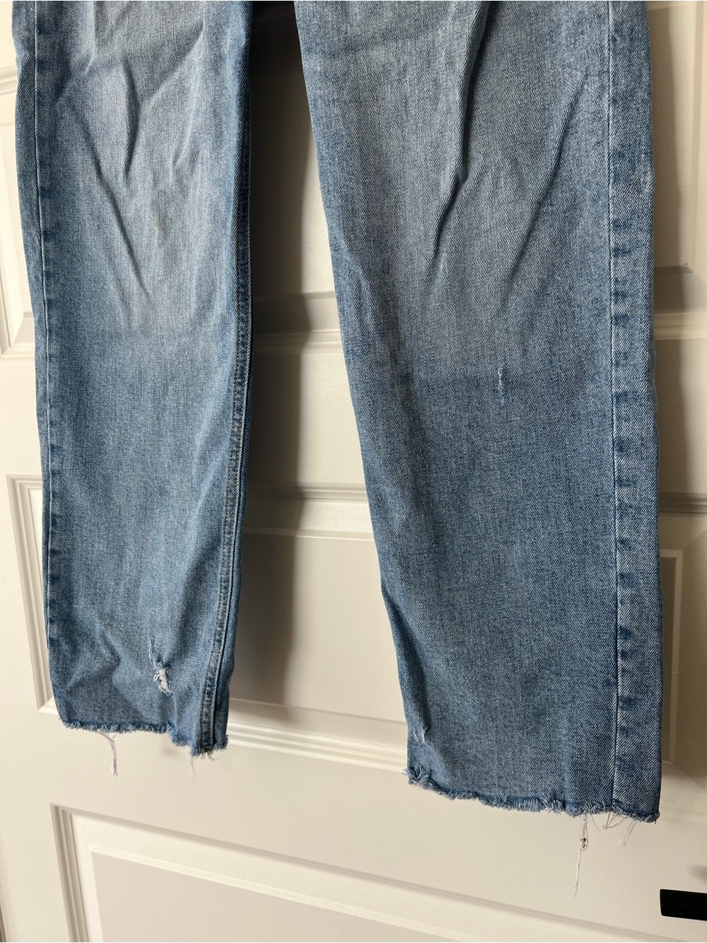 Old Navy Sky-Hi Straight Jeans Womens 10 Blue Distressed Button Fly Raw Hem - Picture 6 of 14